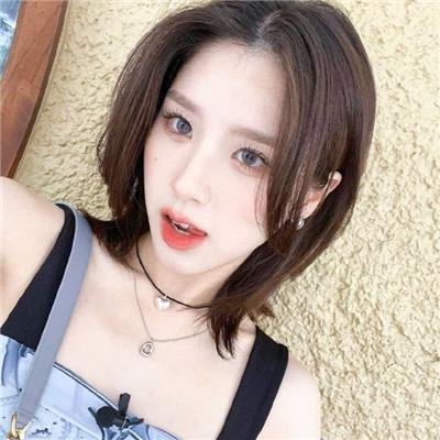 蕾哈娜内衣秀4 封面